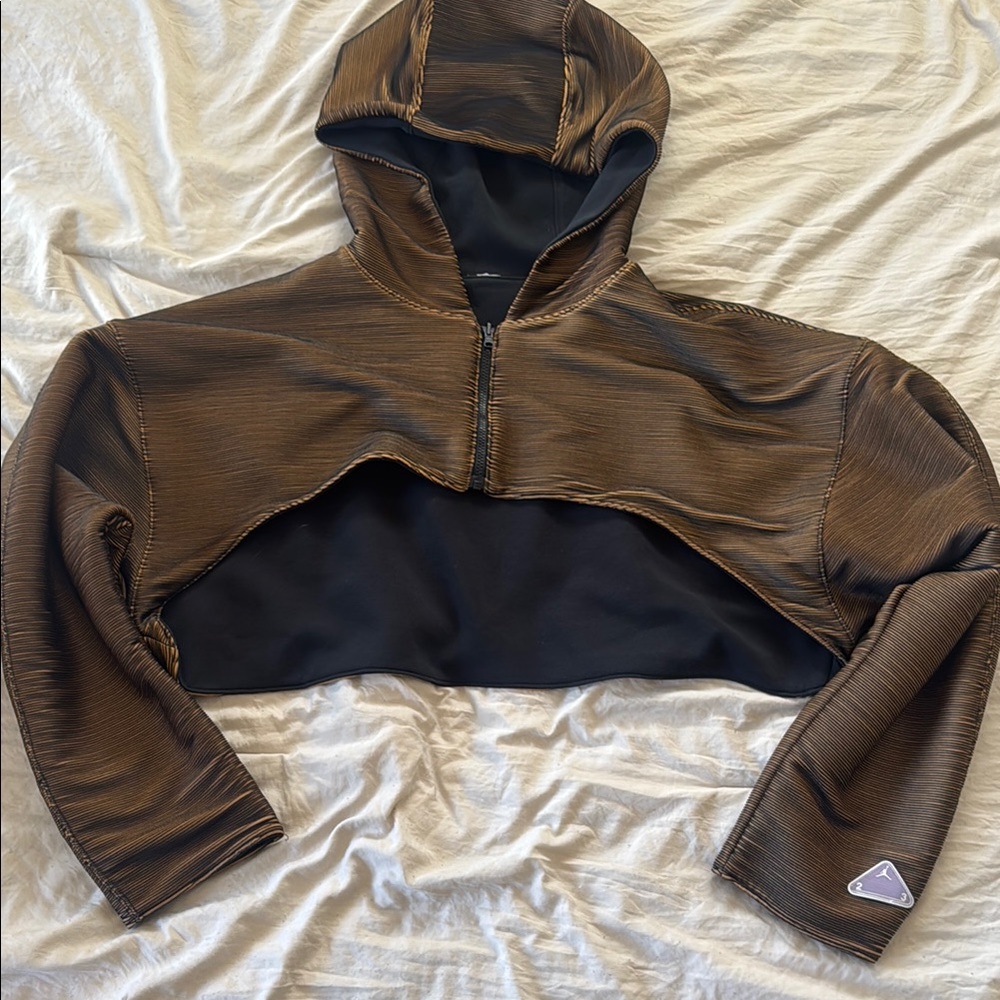 Jordan Women's Brown and Black Cropped Hoodie